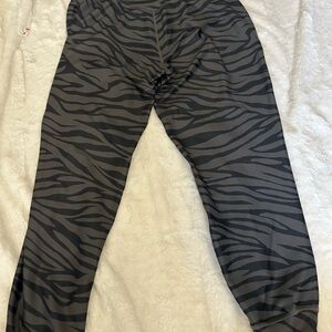 Old Navy Stylish Zebra Print Women's Athleisure Pants EUC